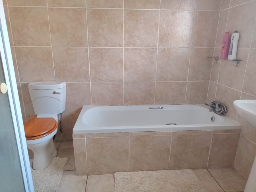 3 Bedroom Property for Sale in Safari Gardens North West